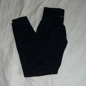 NVGTN Solid seamless black